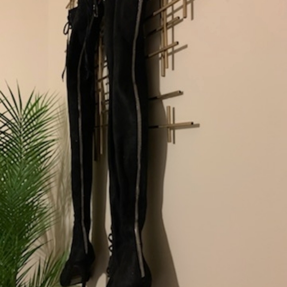 Black over the knee boots - Picture 4 of 8